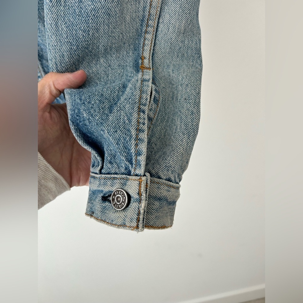 Levi’s Vintage Denim Trucker Jacket Light Wash Distressed Cropped Oversized - Picture 6 of 12